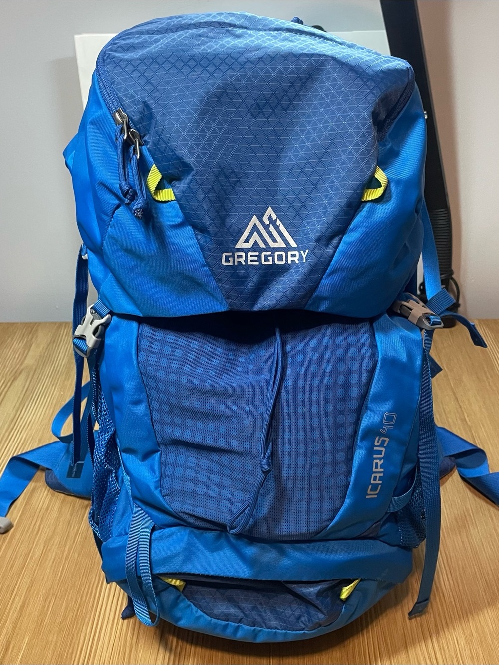 Gregory Icarus 40 Youth Backpack – Blue Hiking Internal Frame Pack 40L One Size